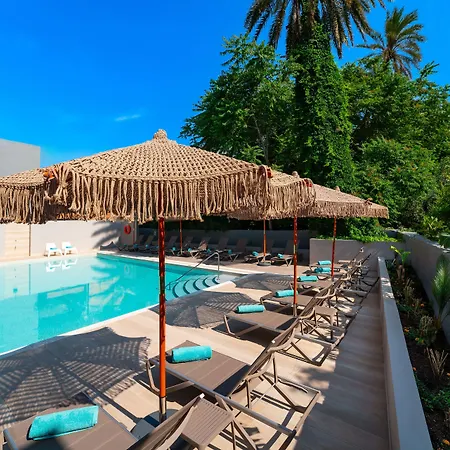 Amphitryon Hotel